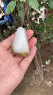 籽料和田玉原石,一级白,僵边岀细肉