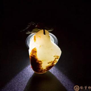 教你如何正确的用手电筒鉴别和田玉?