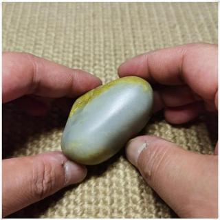 石仓和田玉鉴赏:籽料黄白皮青花荔枝肉