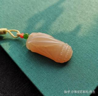 藕粉和田玉什么颜色好